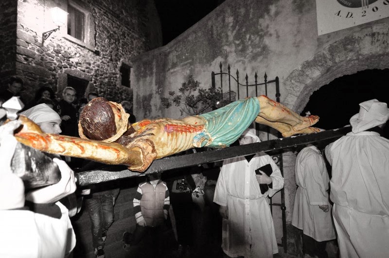 Lunissanti : procession du Christ Noir, à Castelsardo.